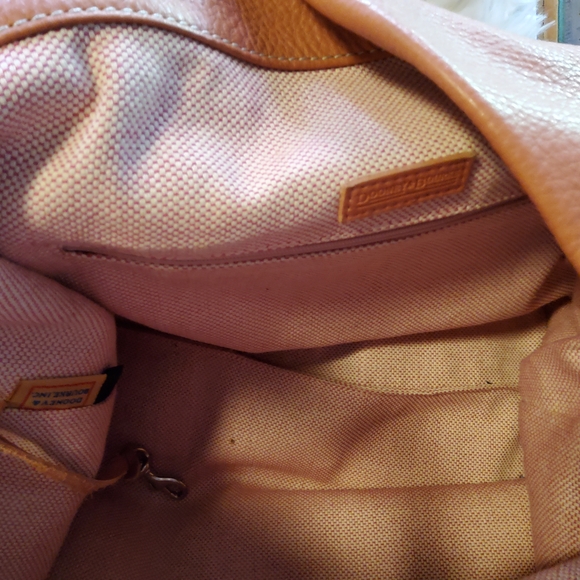 Elegant Peach Leather Shoulder Bag - Picture 5 of 15